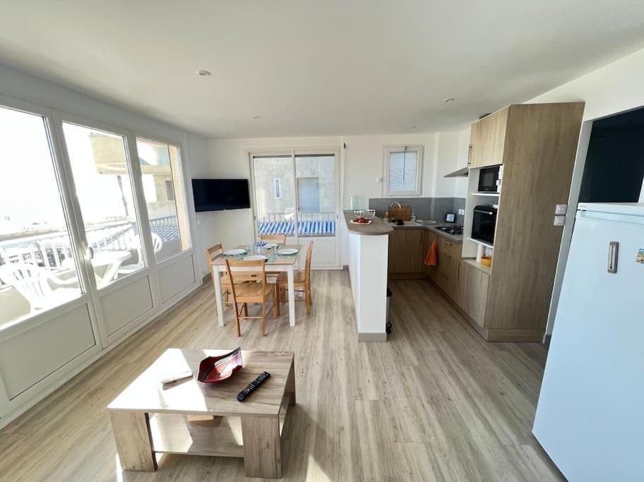 Le Carrousel - Apt Vue Mer - Plage A 10 M - Clim - Wifi Canet-en-Roussillon Eksteriør bilde